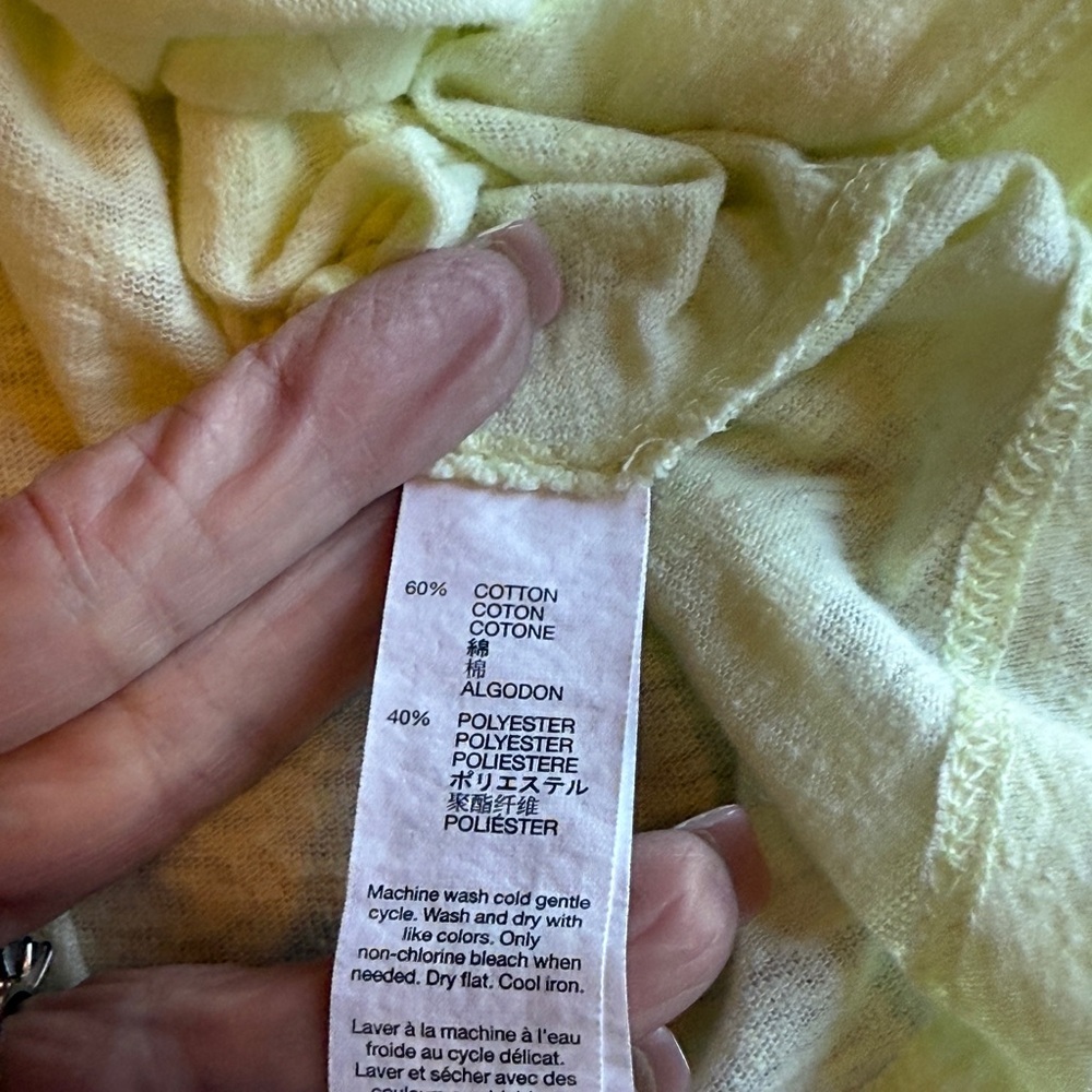 GAP Women's Light yellow Short Sleeve Tee - Picture 4 of 4